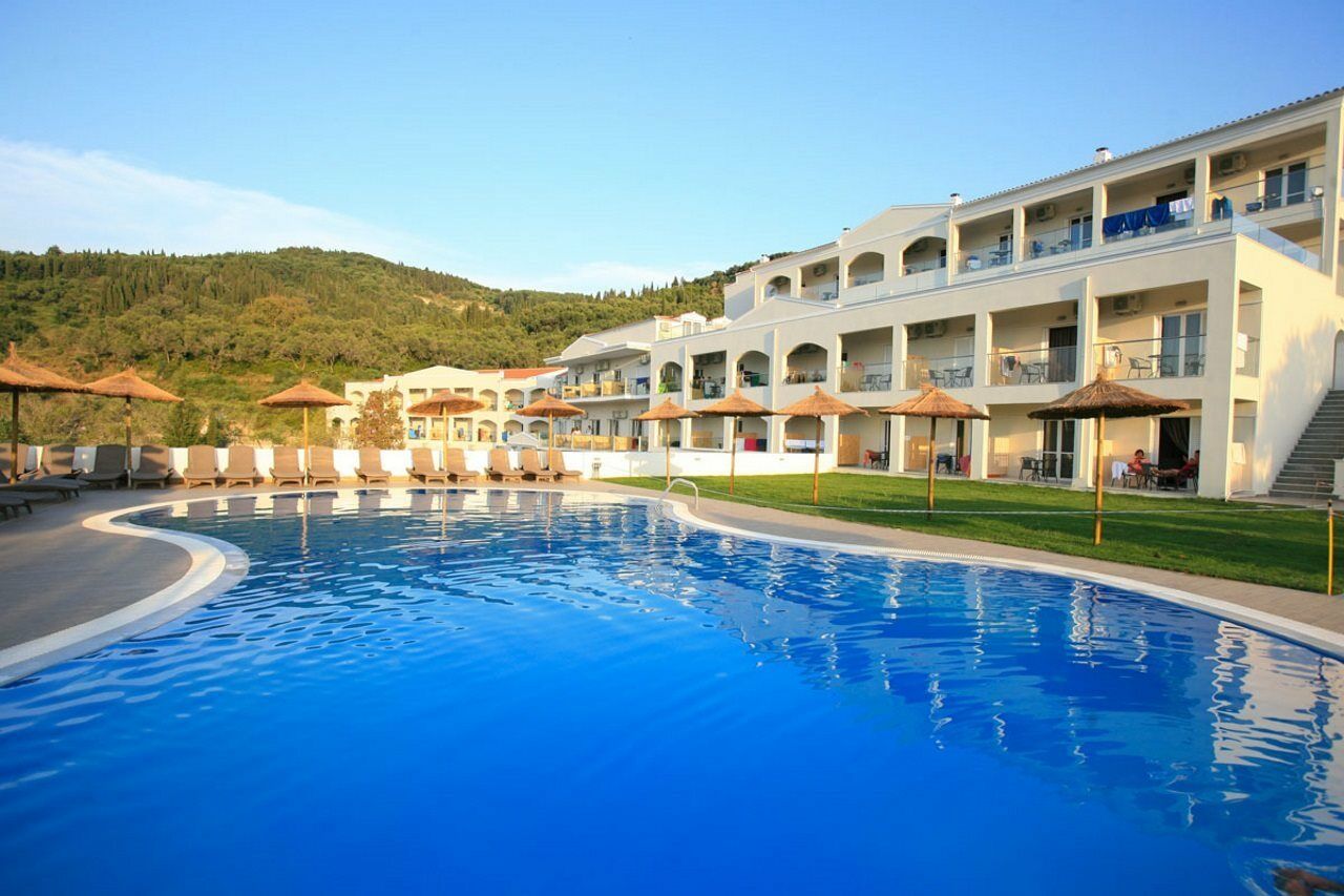 Saint George 4* Agios Georgios Pagon
